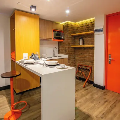 Hostal Boutique Black Cat Hotels near Barrio Brasil
