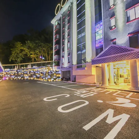 Ulsan Yeongnam Alps Hotel Eat.Com Отели рядом с достопримечательностью «Храм Соннамса»