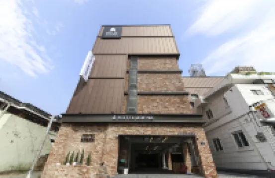 Busan Yonghodong Adena Hotel Hoteles cerca de Tongmyong University