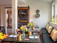 Pickering House Hotels in Wolfeboro