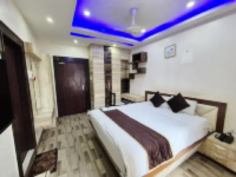Aryan Address Hotel di 