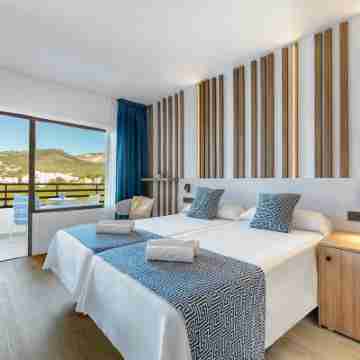 Hotel Vibra Beverly Playa Rooms