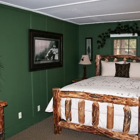 Charming Cabin, Next to National Park 3 Bedroom Cabin - #20-Ncd0297