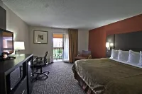 Chicago Club Inn & Suite Hotels in Westmont