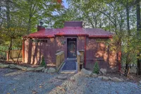 Beech Mountain Cabin w/ Deck on Ski Resort! - parking