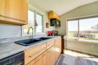 3 Mi to Caesars Casino: Indiana Retreat w/ Patio!