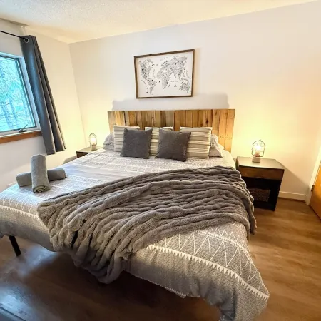 Modern Mountain Condo with Spa
