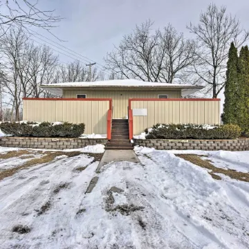 Pet-Friendly Retreat w/ Deck: Steps to Marina!