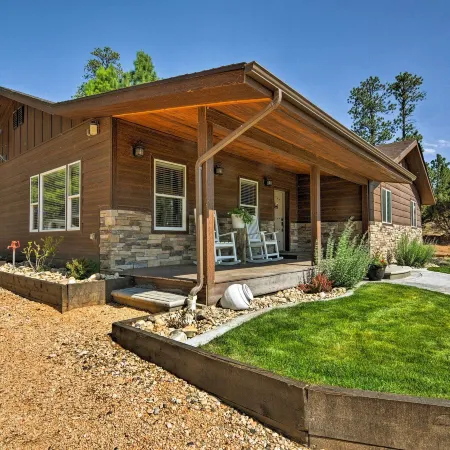 Luxe Home ~ 2 Mi to Bryce Canyon National Park!