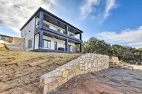 Luxury Lake Granbury Cliffside Home w/ Deck! - balcony