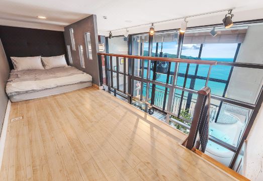 여수 옐로우서브마린 스파앤온수풀펜션 전경