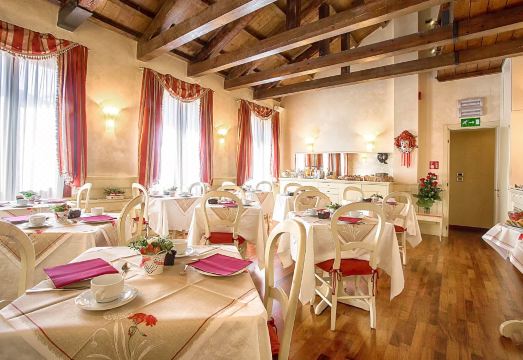 카 샌 폴로 테라스