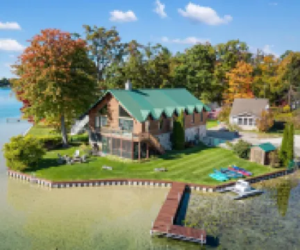 Lakefront Lodge w/ Indoor Hot Tub - Sleeps 19