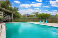 Boulder Retreat w/ Pool & Mountain Views