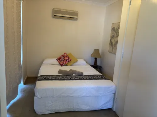 Beautiful two bedrooms apartment with free parking - Condos