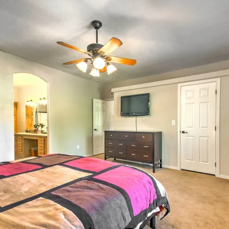 Beautiful Kanab Home w/ Yard - Walk to Restaurants