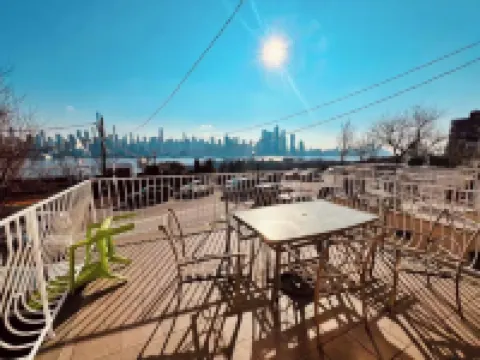 World Cup! Waterfront Views 15 Mins to NYC! โรงแรมในวีฮอว์เคน