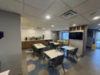 Microtel Inn & Suites by Wyndham Wheeling at the Highlands - Desayuno