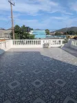 2 Bedroom upstairs large flat in Portmore Pines