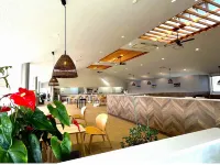 Luana Hasunuma Hotel and Cafe Hotels in Sammu