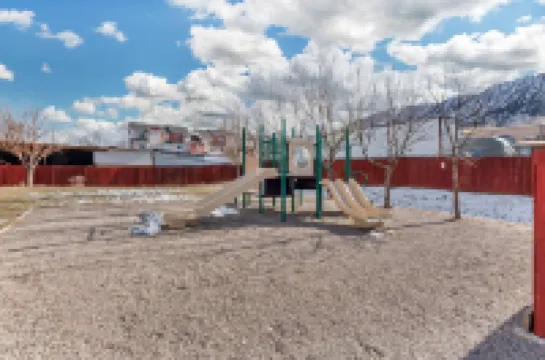 Comfort Inn & Suites Hotels in Garfield County