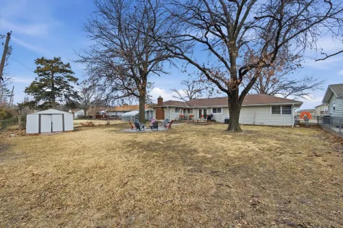 Near Wsu:  Bumper Pool and Fire Pit! - Bungalows