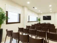 Leonardo Hotel San Sebastian バスク・クリナリー・センター周辺のホテル