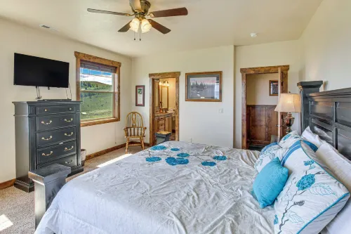 Exciting Garden City Gem w/ Home Theater & Hot Tub - WiFi