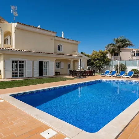Villa Brady