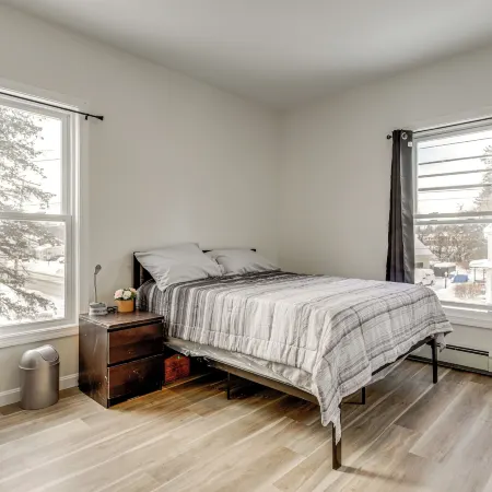 1 Mi to Main Street! Cozy Concord Apartment
