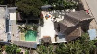 Uhuru Hotel & Restaurant