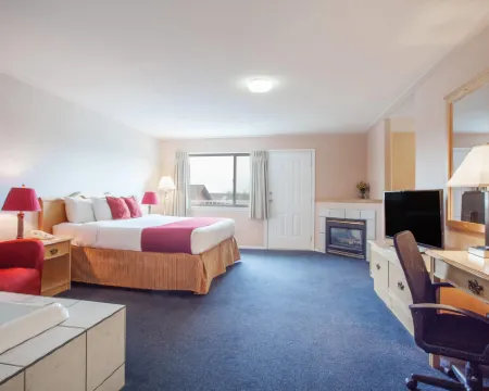 Ramada by Wyndham 100 Mile House Hotels in 100 Mile House