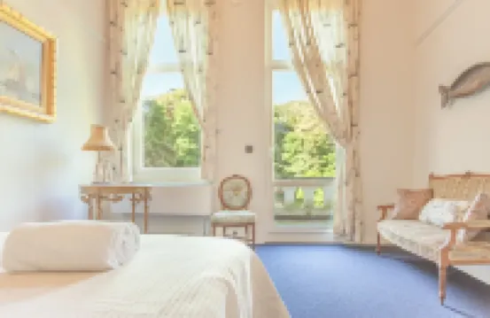 วิลลา ธอร์ อะ มาเจสติก 100-เยียร์-โอลด์ แมนเนอร์ โรงแรมใน