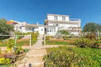 Apartments and Room Milka-Jere - 3-Star