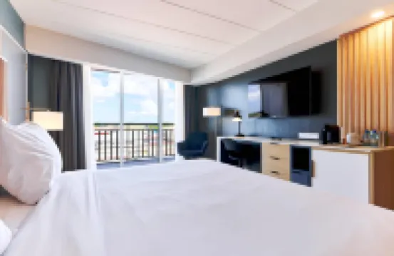 โรงแรม แรดิสัน ปารามาริโบ