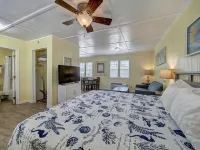 Seashell Village Resort Near the Beach with Kitchens - Balkoner