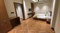 Hotel Golden Bird