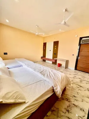 Hotel Keshav Palace