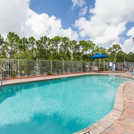 Days Inn & Suites by Wyndham Fort Pierce I-95