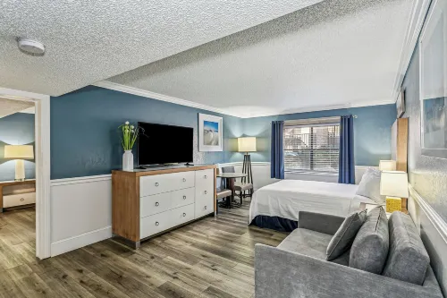 At Home Inn - Pensacola