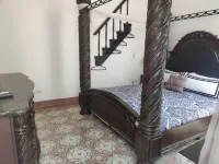 Spacious apartment with free wifi and view of San Francisco Square