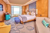 Suncoast Hotel & Towers - balcony
