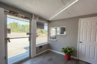 8 Inn by Capital O Americus US 19