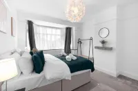 Spacious 4 Bed Semi-Detached Hse