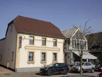 Hotel am Hafen Leverkusen Hotels near Seeberg