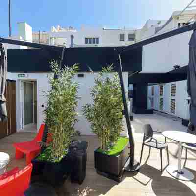 OH Suites Paseo de las Canteras 58 Hotel Exterior