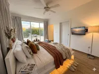 Cozy 2BR Villa in Ocean Village - 4성급