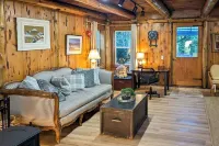Hike to the Coast! Log Cabin on 5 Acres in Bandon