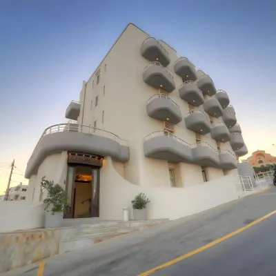 Ambassador Hotel โรงแรมใกล้อ่าวกาห์ดิรา