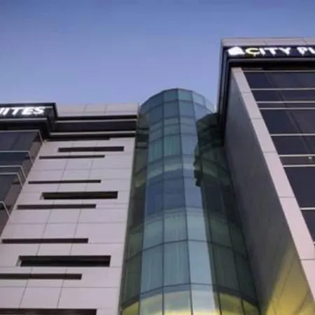 Hotel City Plaza & Suites
